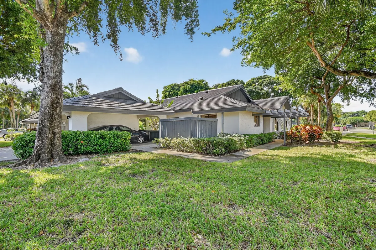 Property Slideshow image 1 of 64 | 10101 ashwood pl, Boynton Beach, FL, 33437