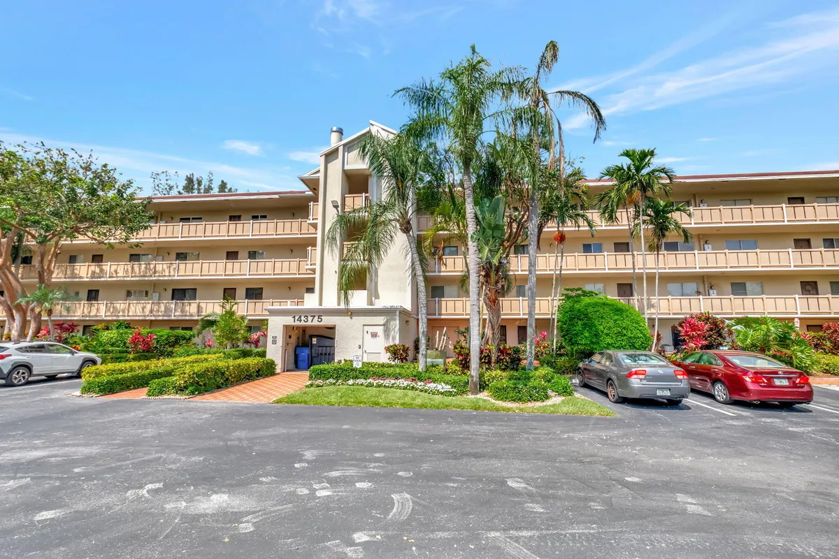 Property Slideshow image 1 of 77 | 14375 strathmore ln 305, Delray Beach, FL, 33446