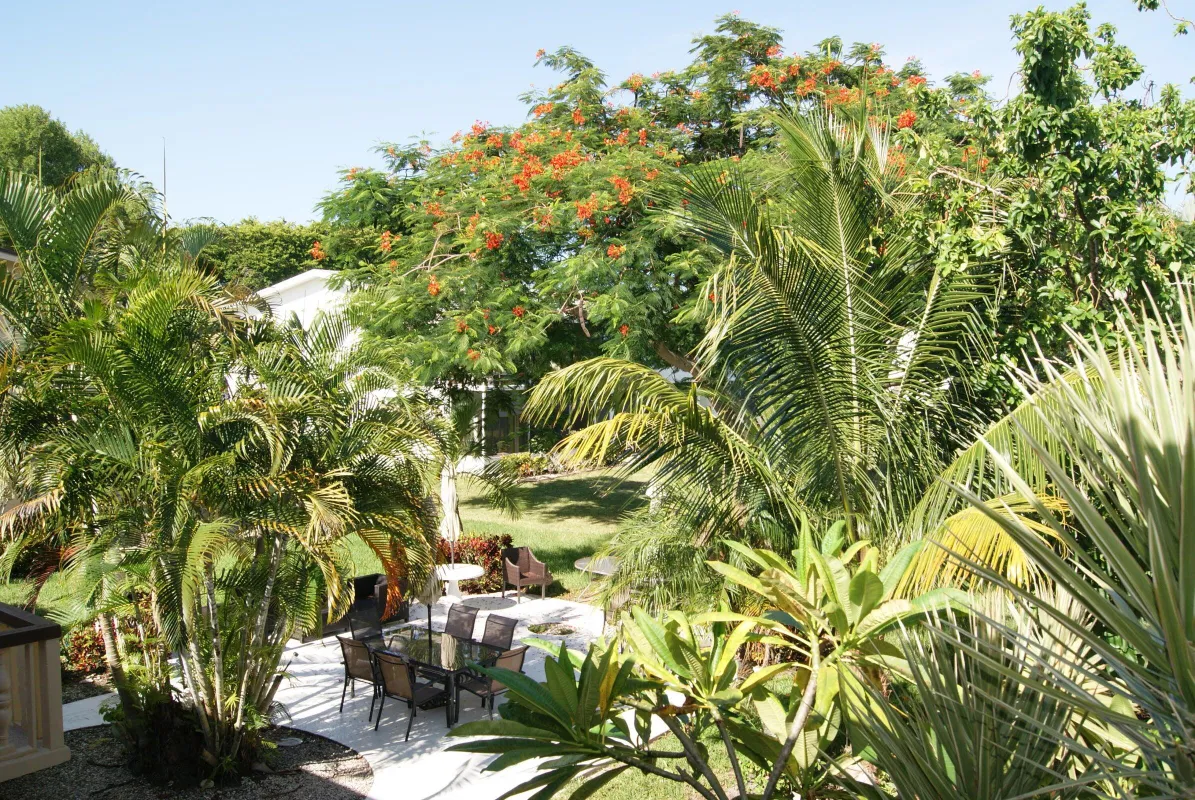 Property Slideshow image 1 of 12 | 215 sheffield i, West Palm Beach, FL, 33417