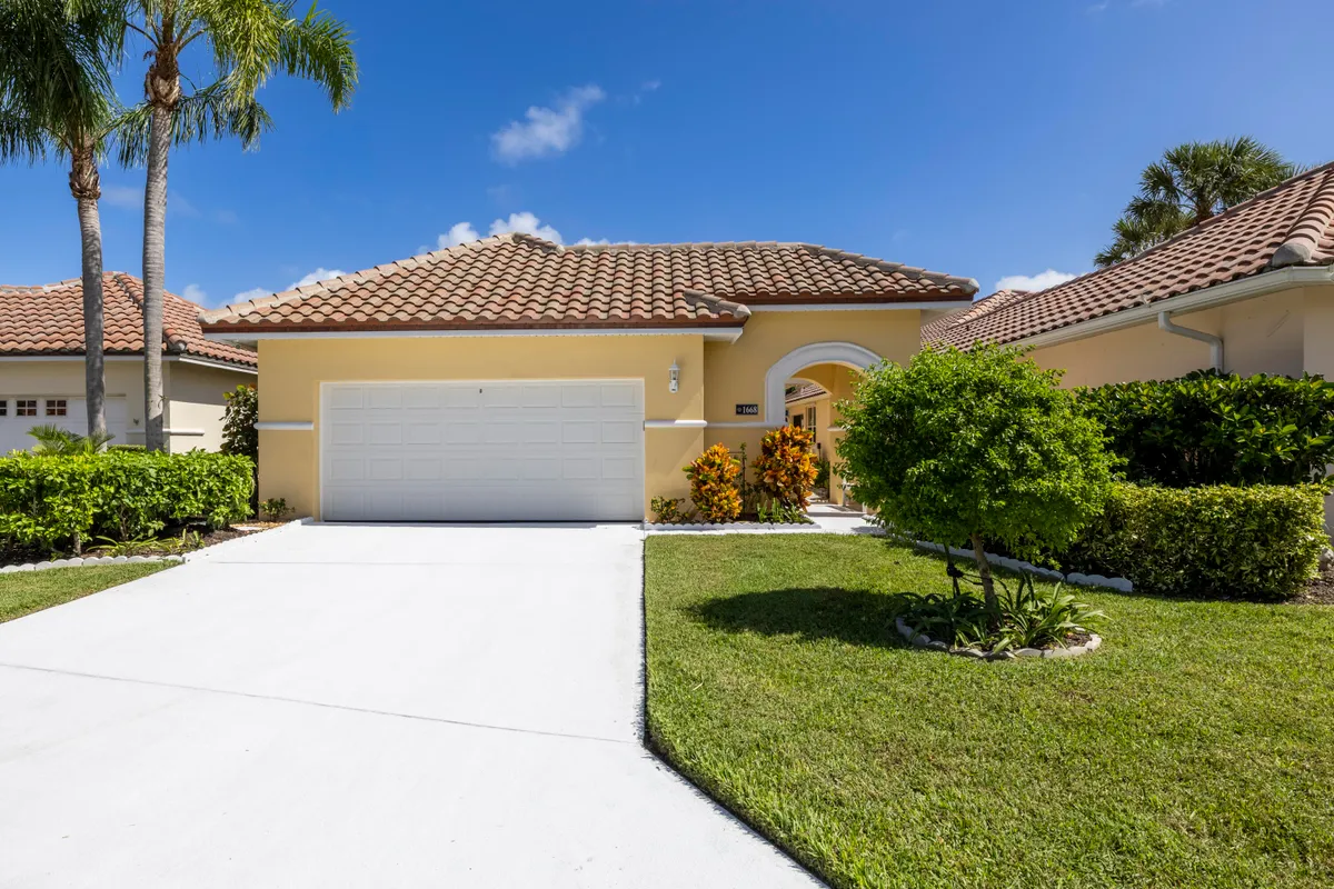 Property Slideshow image 1 of 12 | 1668 victoria cir, Vero Beach, FL, 32967