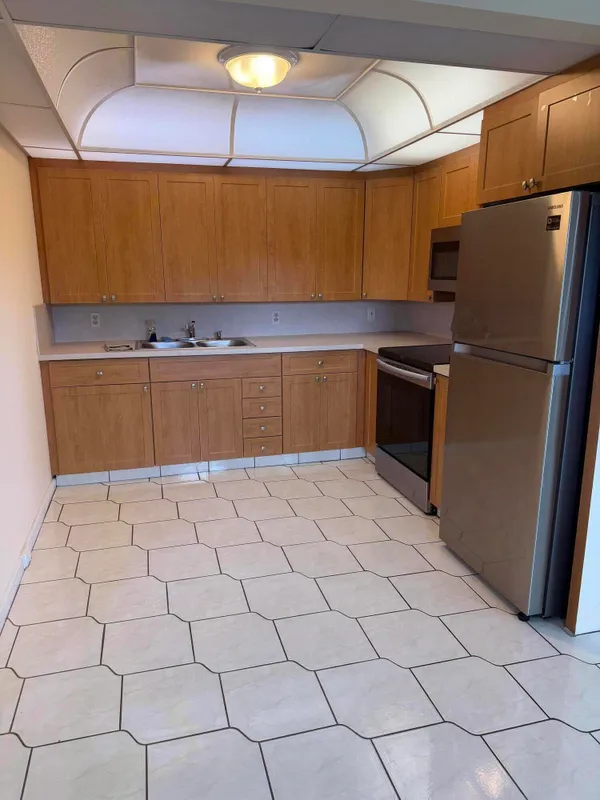 Property Slideshow image 1 of 24 | 2017 newcastle a, Boca Raton, FL, 33434