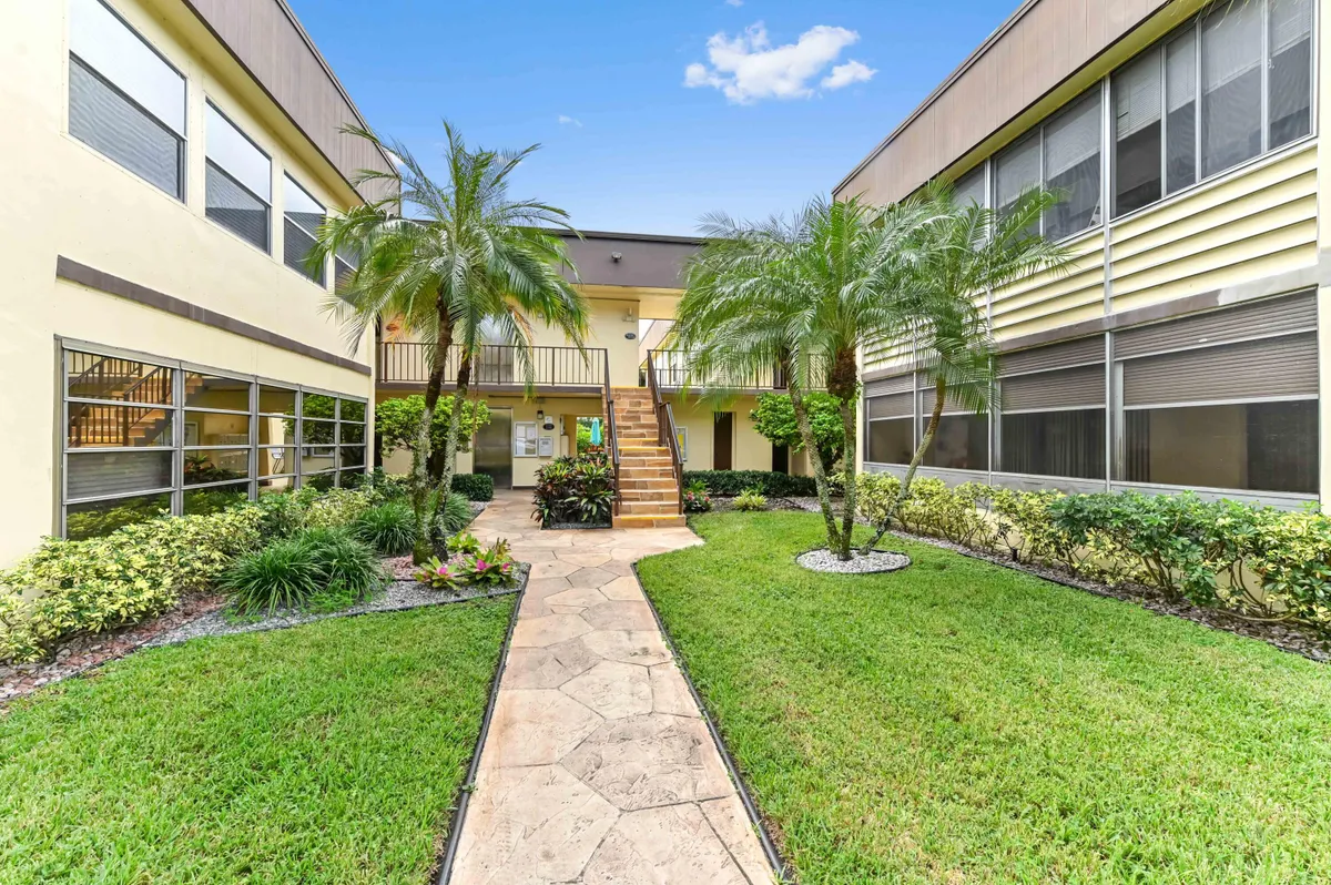 Property Slideshow image 1 of 22 | 203 capri e, Delray Beach, FL, 33484