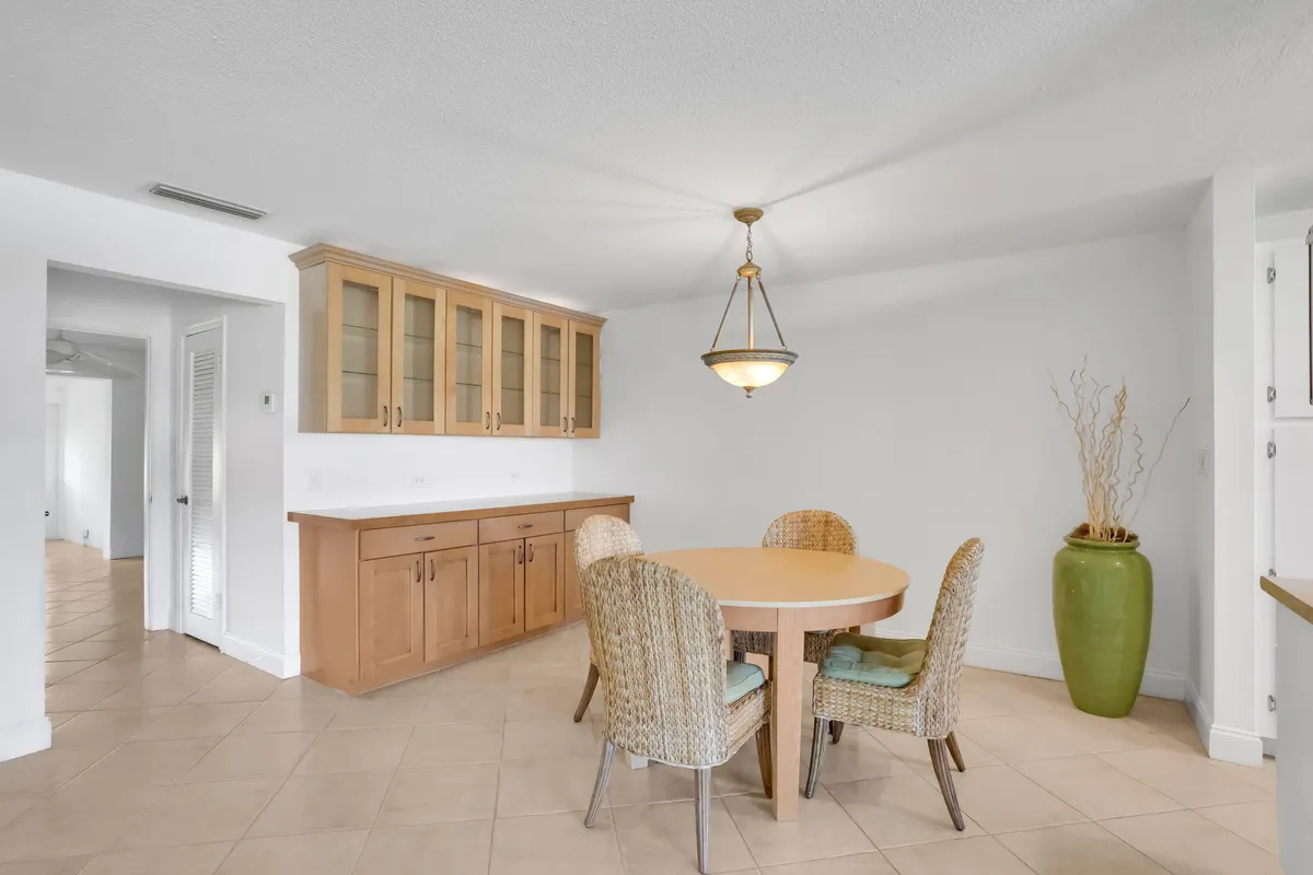 Property Slideshow image 1 of 20 | 250 high point ct b, Boynton Beach, FL, 33435
