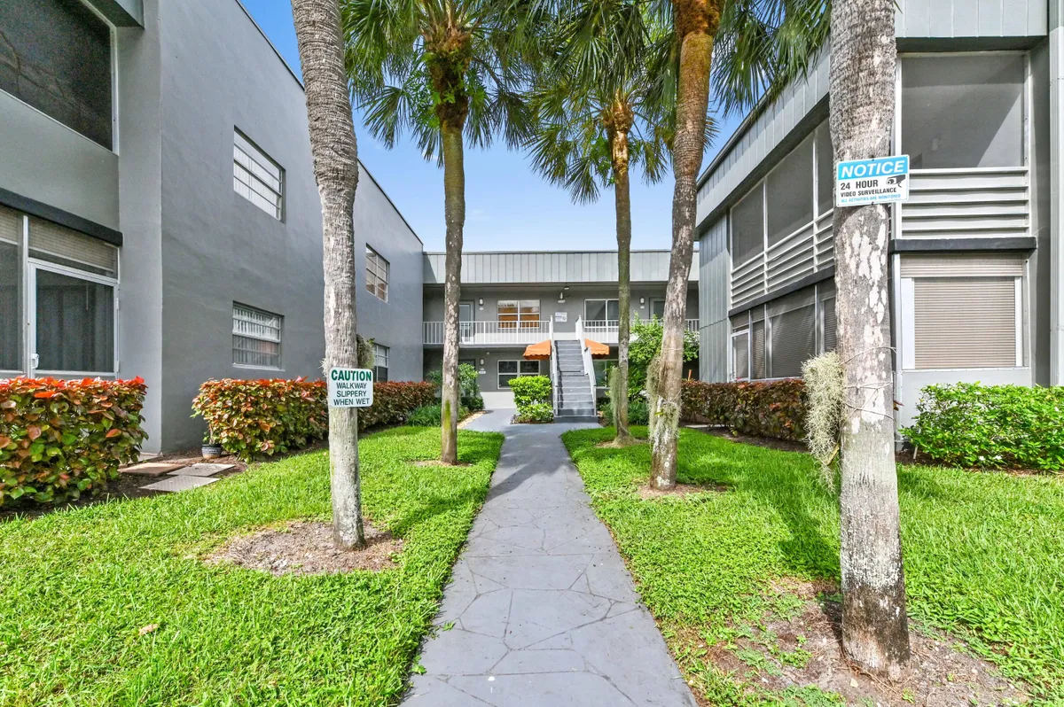 Property Slideshow image 1 of 40 | 878 normandy, Delray Beach, FL, 33484