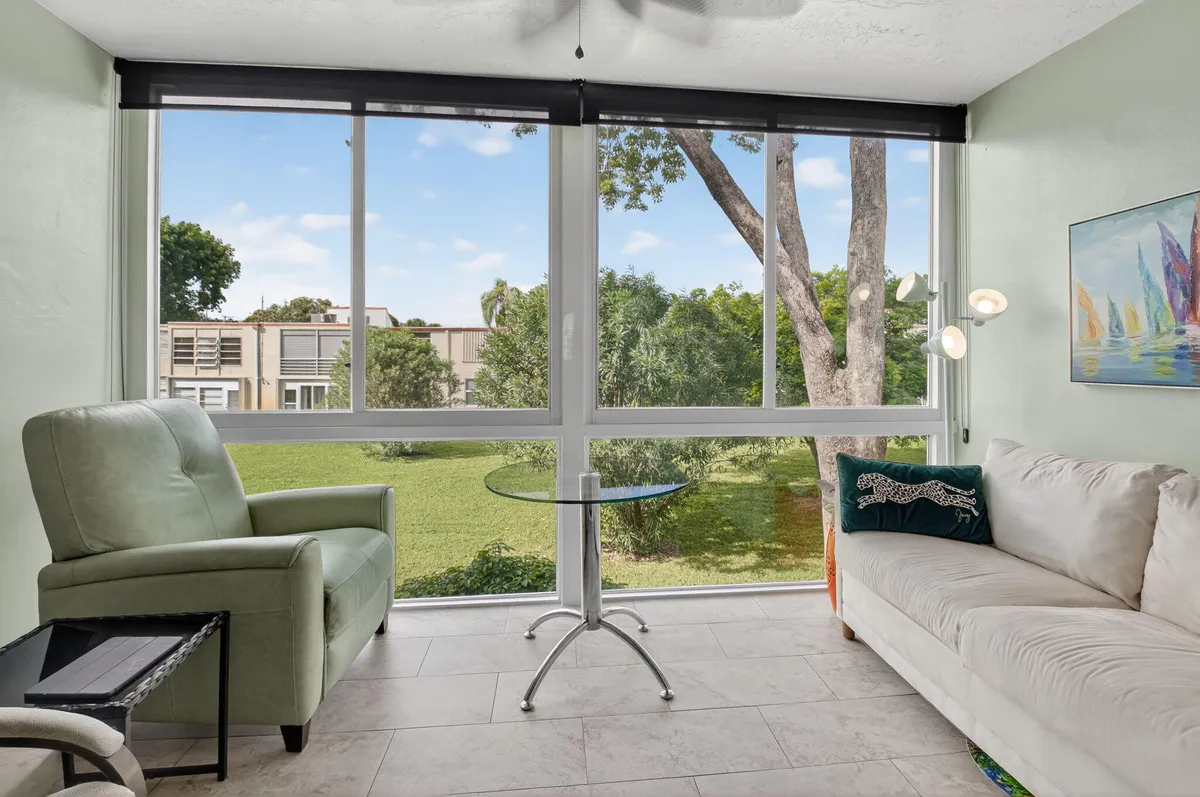 Property Slideshow image 1 of 52 | 10 willowbrook ln 204, Delray Beach, FL, 33446