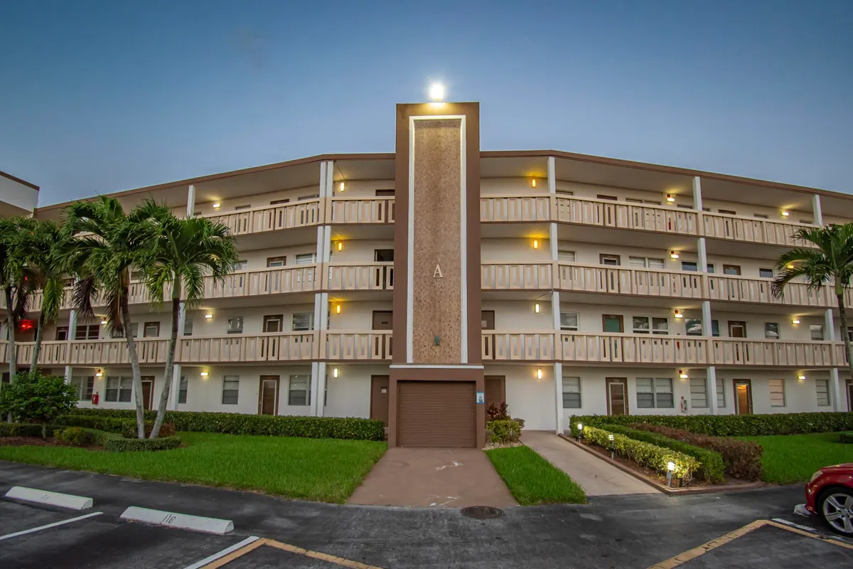 Property Slideshow image 1 of 18 | 1006 guildford a, Boca Raton, FL, 33434