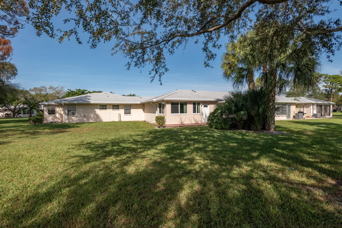 Property Slideshow image 1 of 36 | 460 franconia cir a, Lake Worth, FL, 33467
