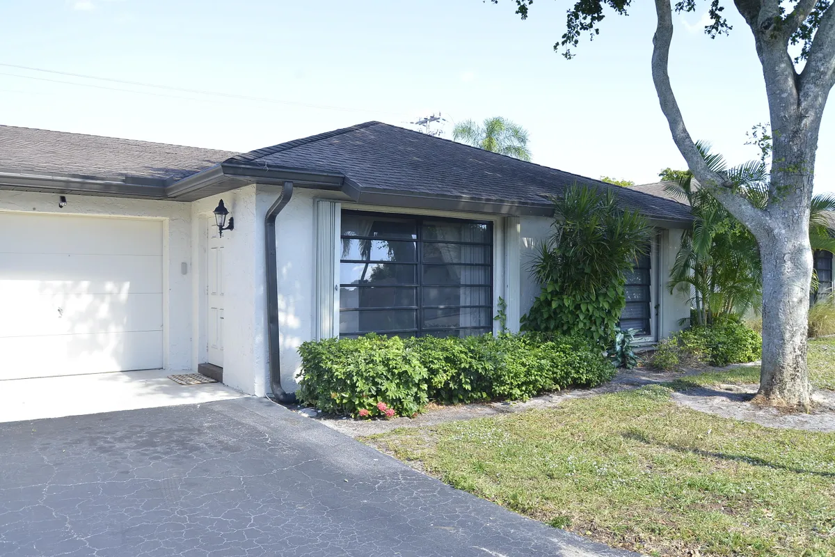 Property Slideshow image 1 of 25 | 10054 eaglewood rd b, Boynton Beach, FL, 33436