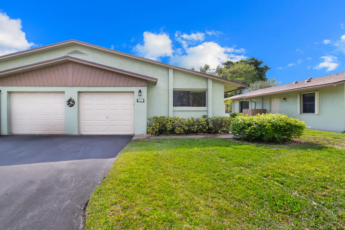 Property Slideshow image 1 of 39 | 1720 palmland dr # 5a, Boynton Beach, FL, 33436