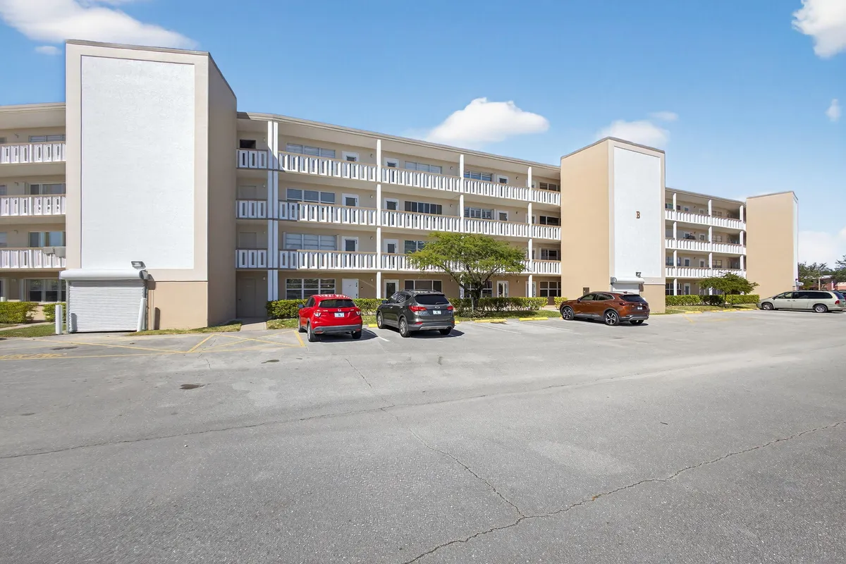 Property Slideshow image 1 of 31 | 334 dover b, West Palm Beach, FL, 33417