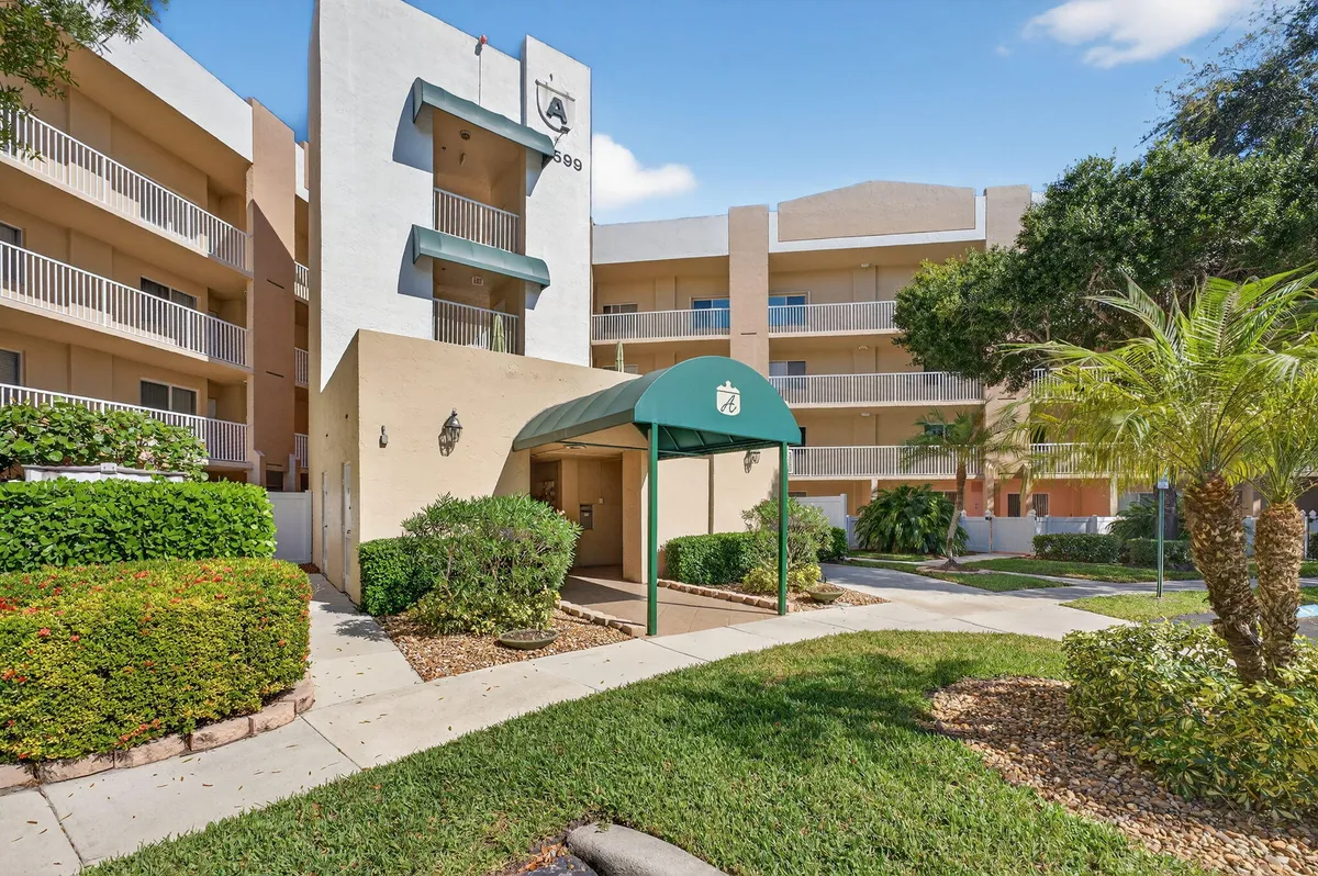 Property Slideshow image 1 of 39 | 9599 weldon cir a412, Tamarac, FL, 33321