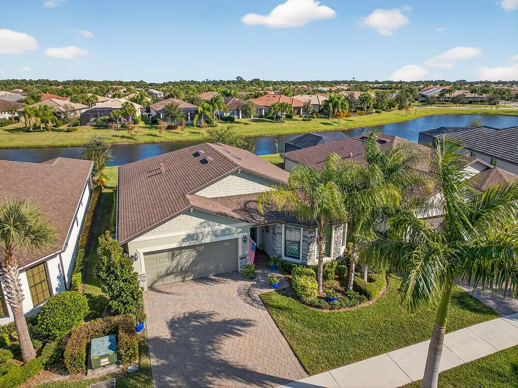 Property Slideshow image 1 of 46 | 5181 jasper sq, Vero Beach, FL, 32967