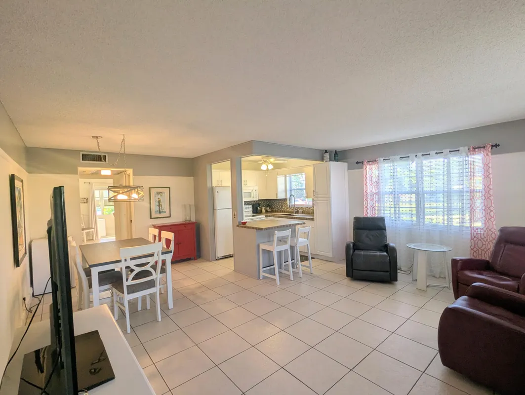 Property Slideshow image 1 of 28 | 76 dorchester d, West Palm Beach, FL, 33417