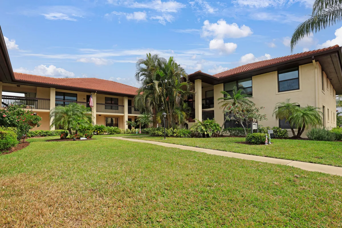 Property Slideshow image 1 of 44 | 771 sw south river dr 102, Stuart, FL, 34997
