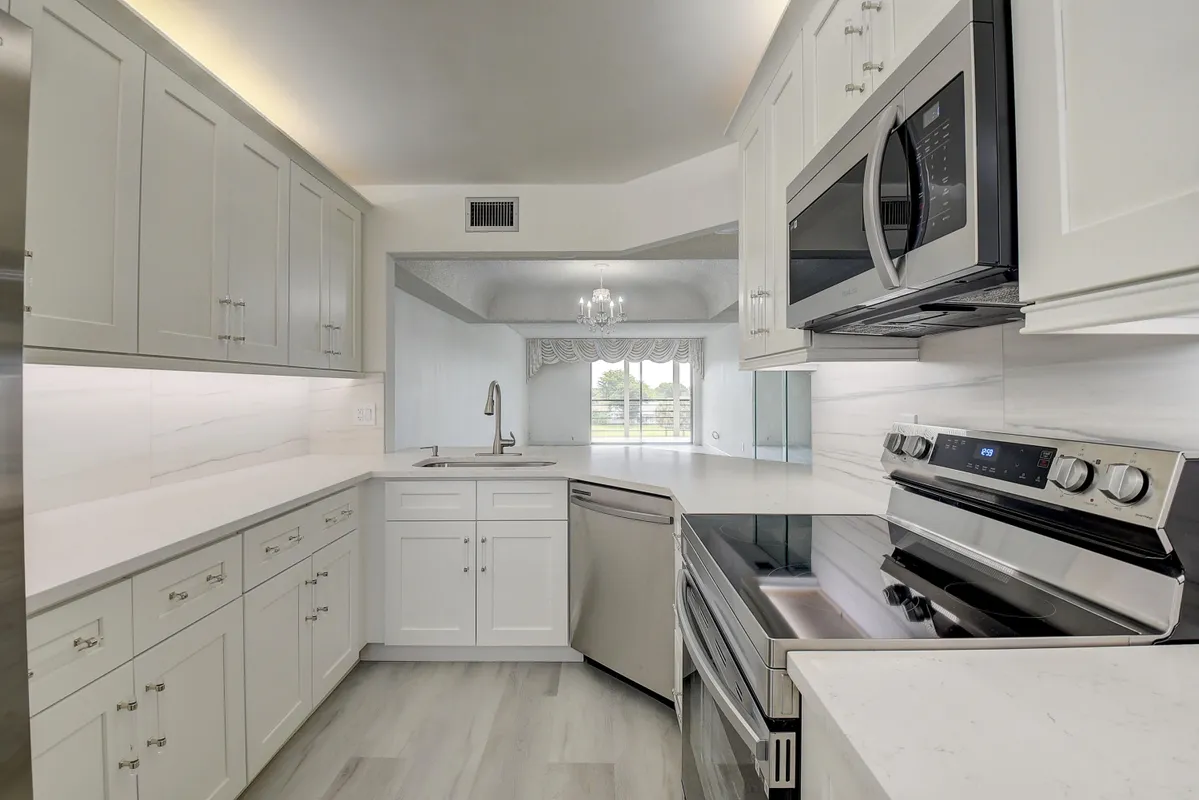 Property Slideshow image 1 of 41 | 23305 barwood ln 406, Boca Raton, FL, 33428