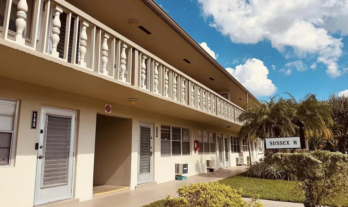 Property Slideshow image 1 of 2 | 131 sussex g # 131, West Palm Beach, FL, 33417