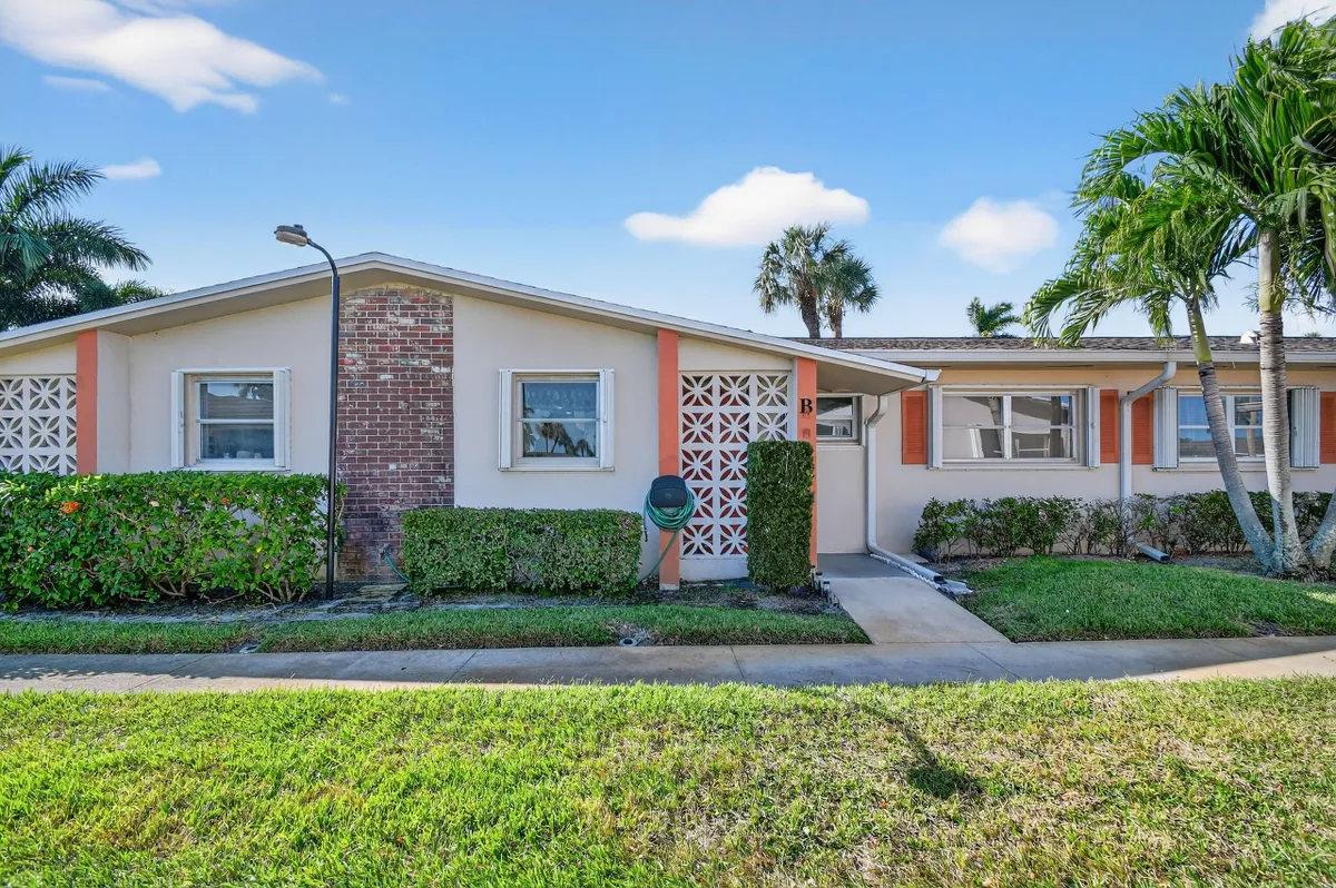Property Slideshow image 1 of 54 | 2667 dudley dr b, West Palm Beach, FL, 33415