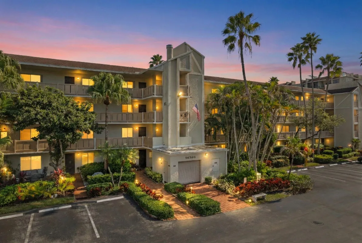 Property Slideshow image 1 of 42 | 14360 strathmore ln 404, Delray Beach, FL, 33446