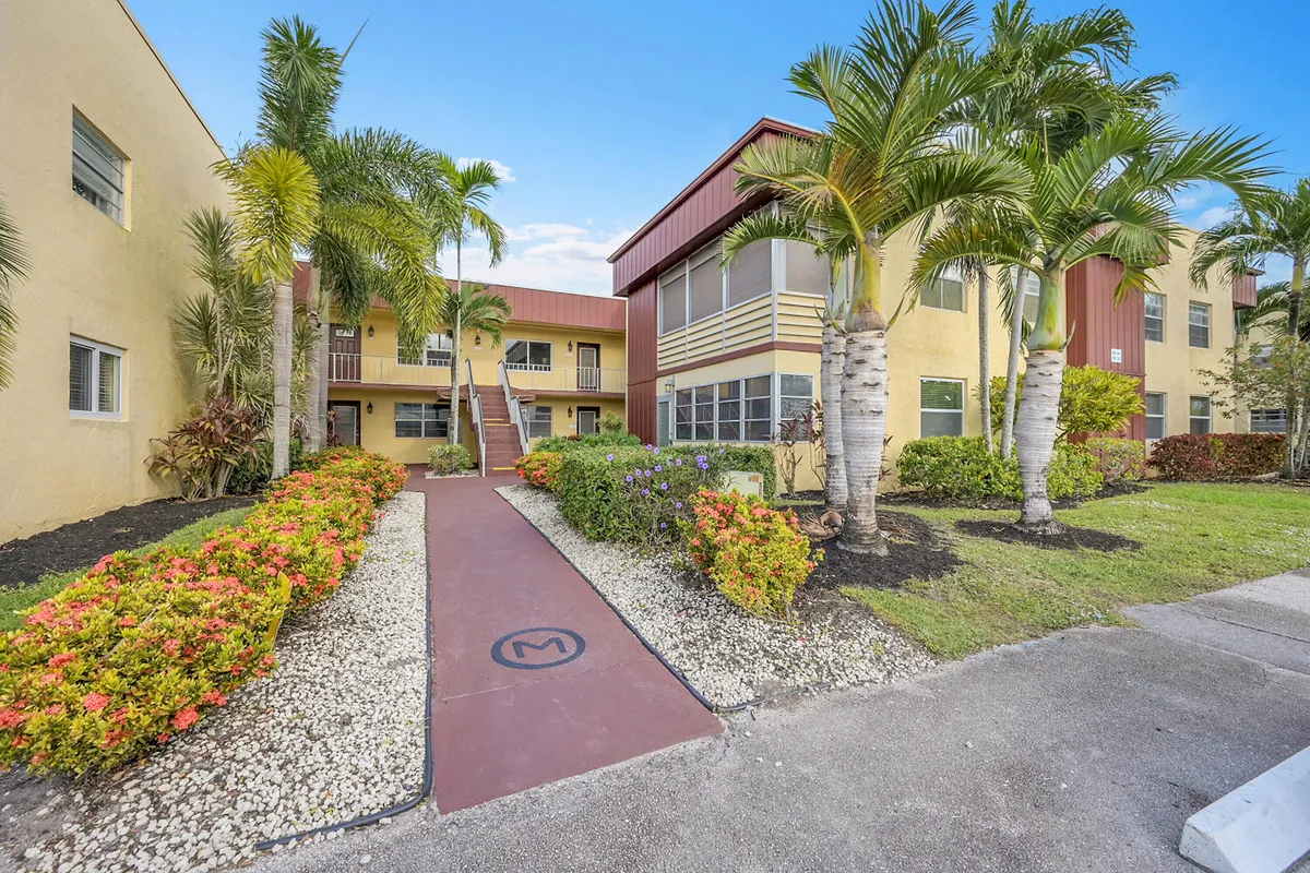 Property Slideshow image 1 of 32 | 582 flanders m, Delray Beach, FL, 33484