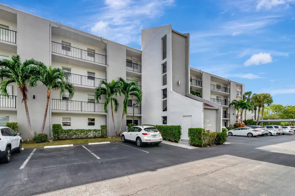 Property Slideshow image 1 of 51 | 6850 10th ave 408, Lake Worth, FL, 33467