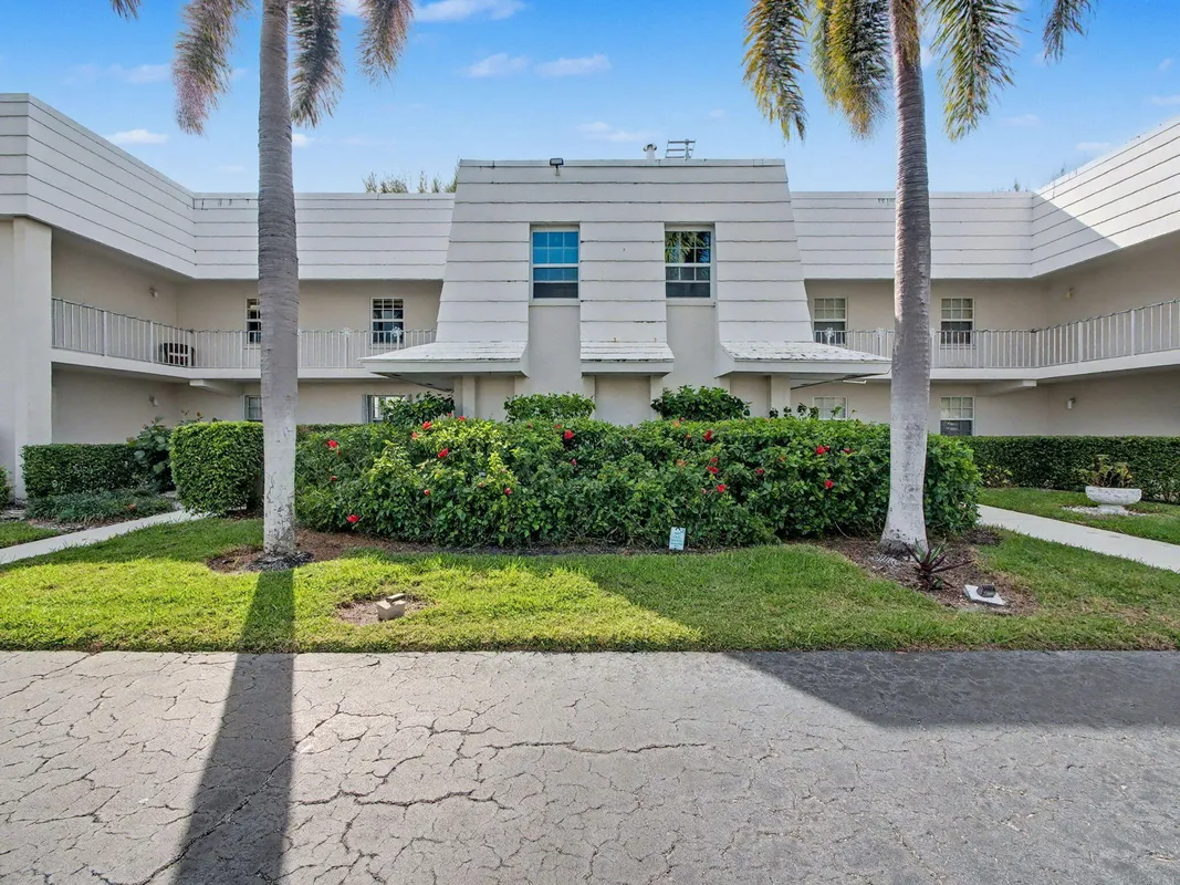 Property Slideshow image 1 of 30 | 1205 sandy ln 246, Riviera Beach, FL, 33404