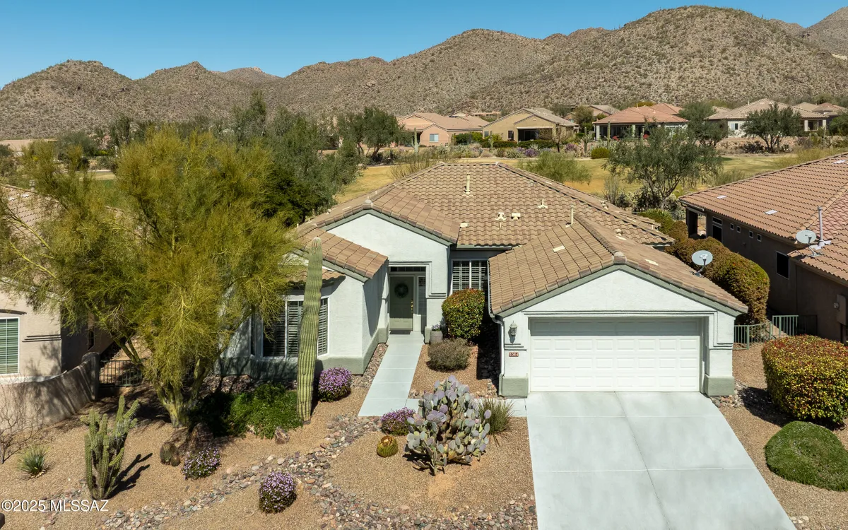 Property Slideshow image 1 of 47 | 5084 w desert poppy ln, Marana, AZ, 85658