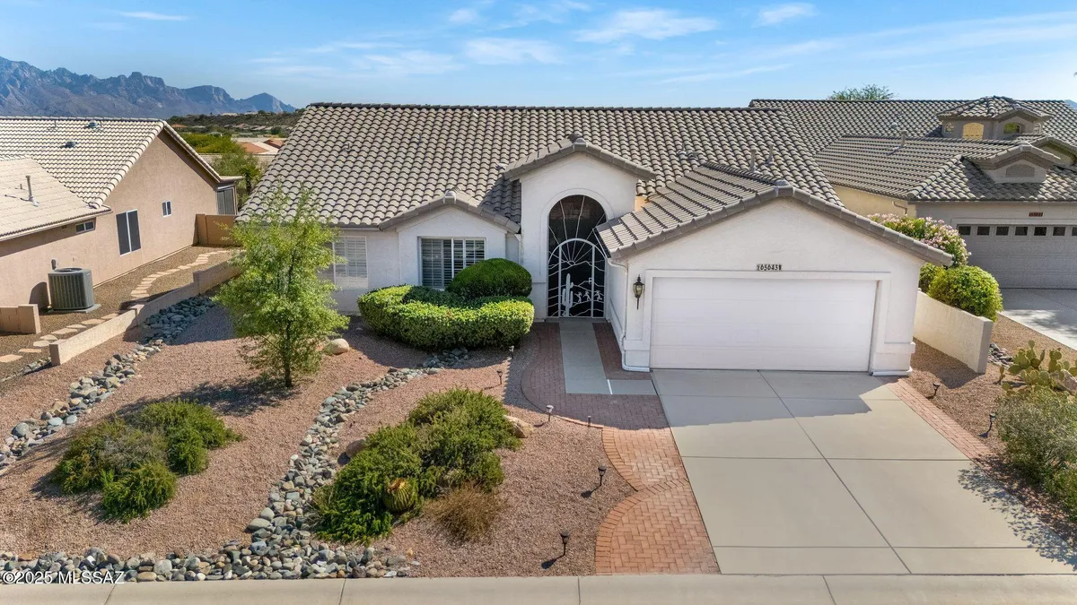 Property Slideshow image 1 of 47 | 65643 e desert moon ct, Saddlebrooke, AZ, 85739
