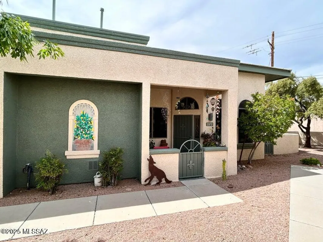 Property Slideshow image 1 of 36 | 2372 w via di silvio, Tucson, AZ, 85741