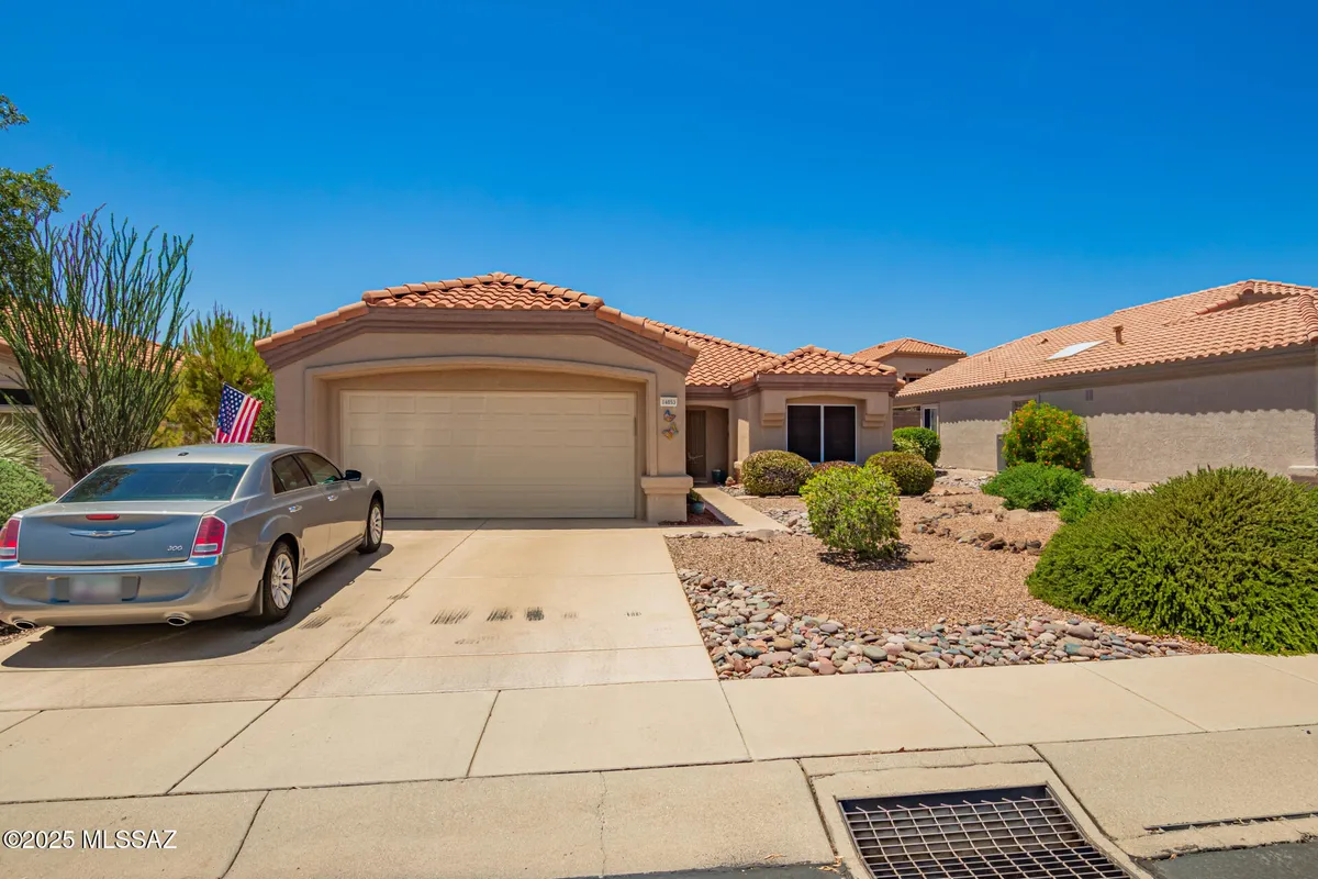 Property Slideshow image 1 of 33 | 14053 n trade winds way, Oro Valley, AZ, 85755