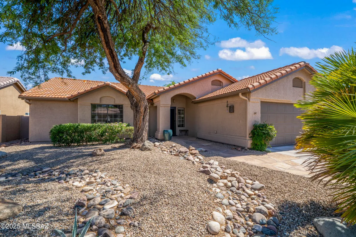 Property Slideshow image 1 of 38 | 63719 e whispering tree ln, Saddlebrooke, AZ, 85739