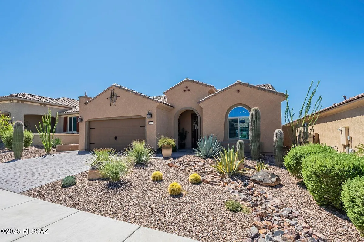 Property Slideshow image 1 of 47 | 7027 w deer creek trl, Marana, AZ, 85658