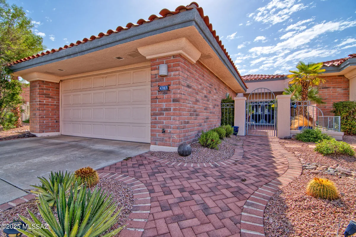 Property Slideshow image 1 of 34 | 4365 s royal lytham ct, Green Valley, AZ, 85622