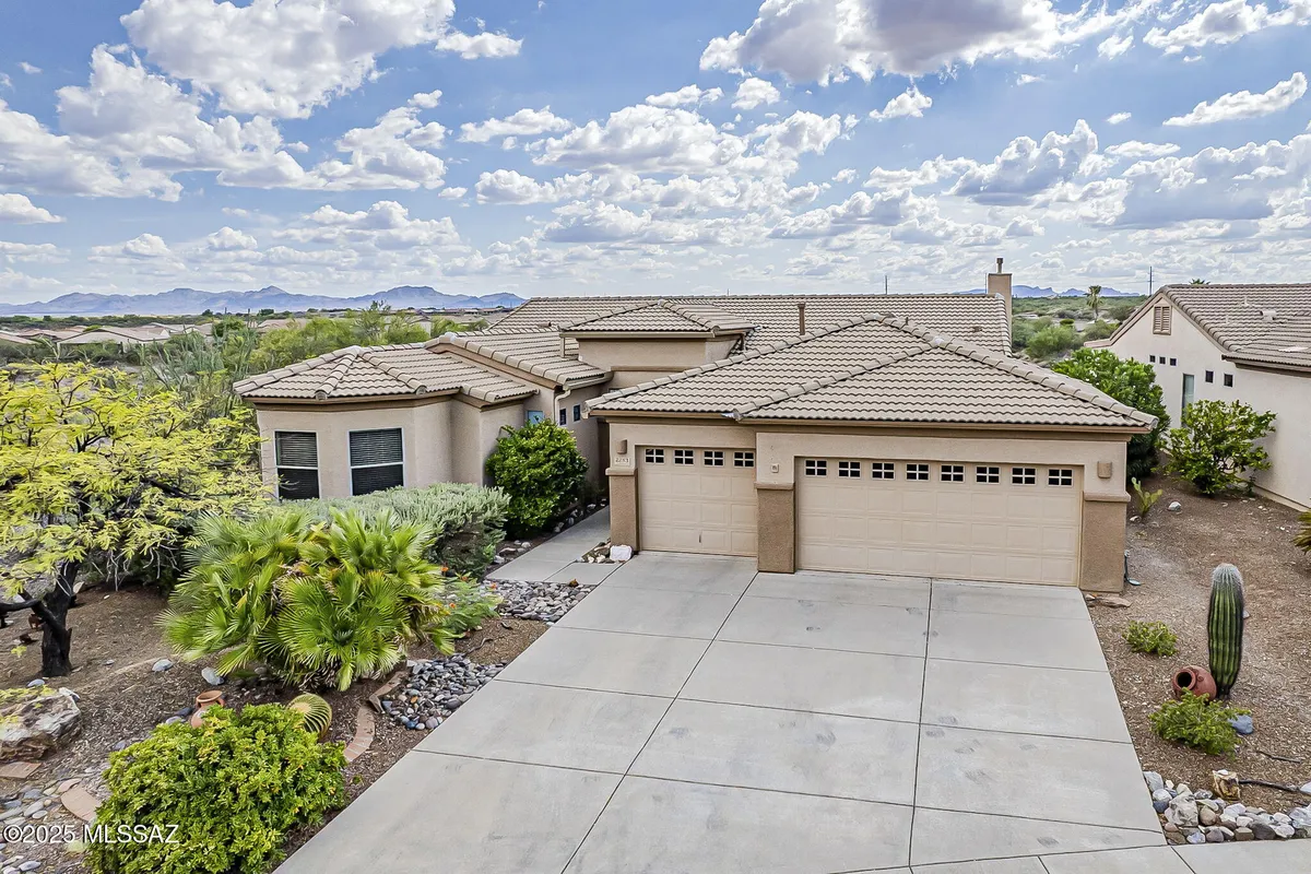 Property Slideshow image 1 of 47 | 2283 w calle guatamote, Green Valley, AZ, 85622