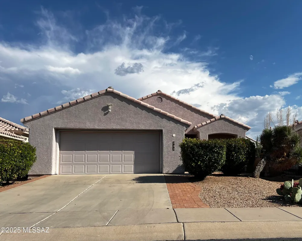 Property Slideshow image 1 of 36 | 333 w continental vista pl, Green Valley, AZ, 85614