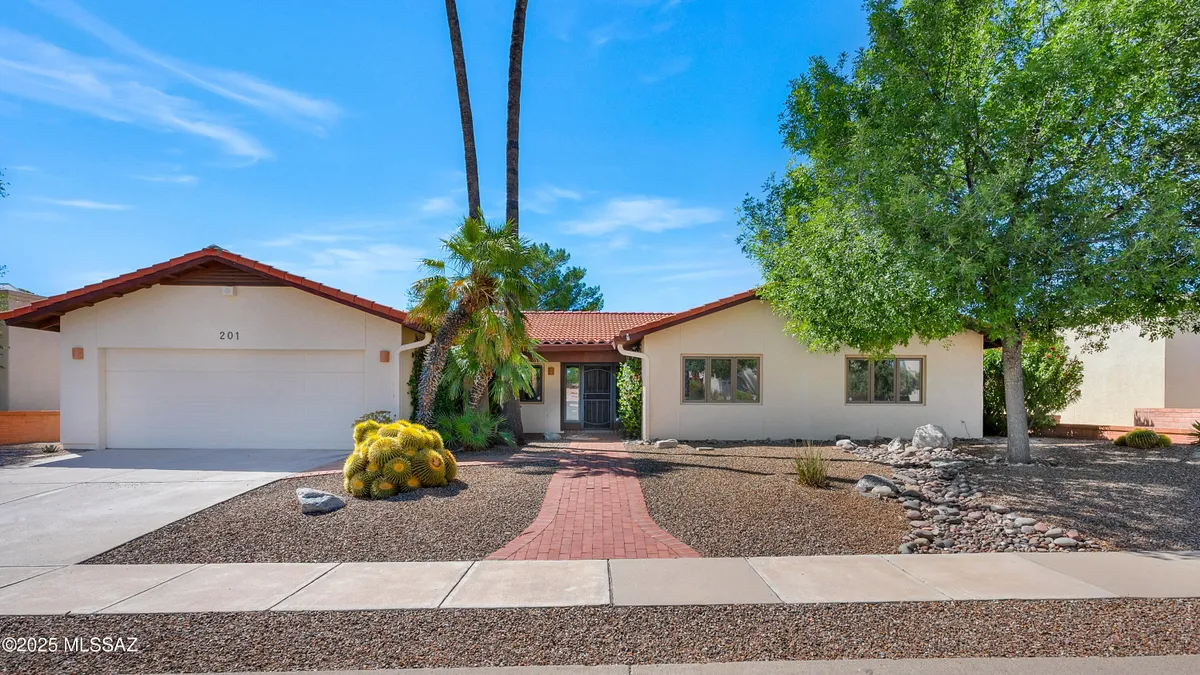 Property Slideshow image 1 of 41 | 201 w paseo del chino, Green Valley, AZ, 85614