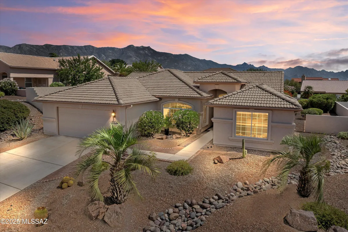 Property Slideshow image 1 of 51 | 65815 e desert sands dr, Saddlebrooke, AZ, 85739