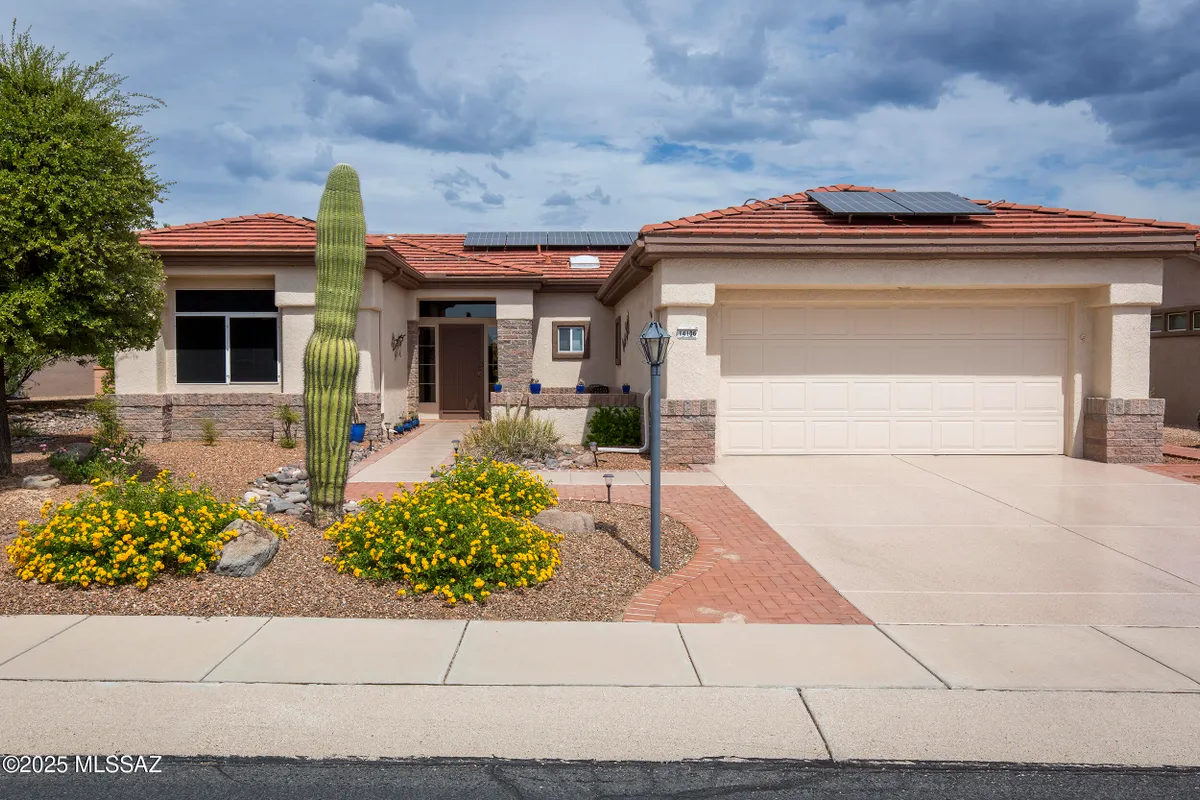 Property Slideshow image 1 of 50 | 14106 n buckingham dr, Oro Valley, AZ, 85755