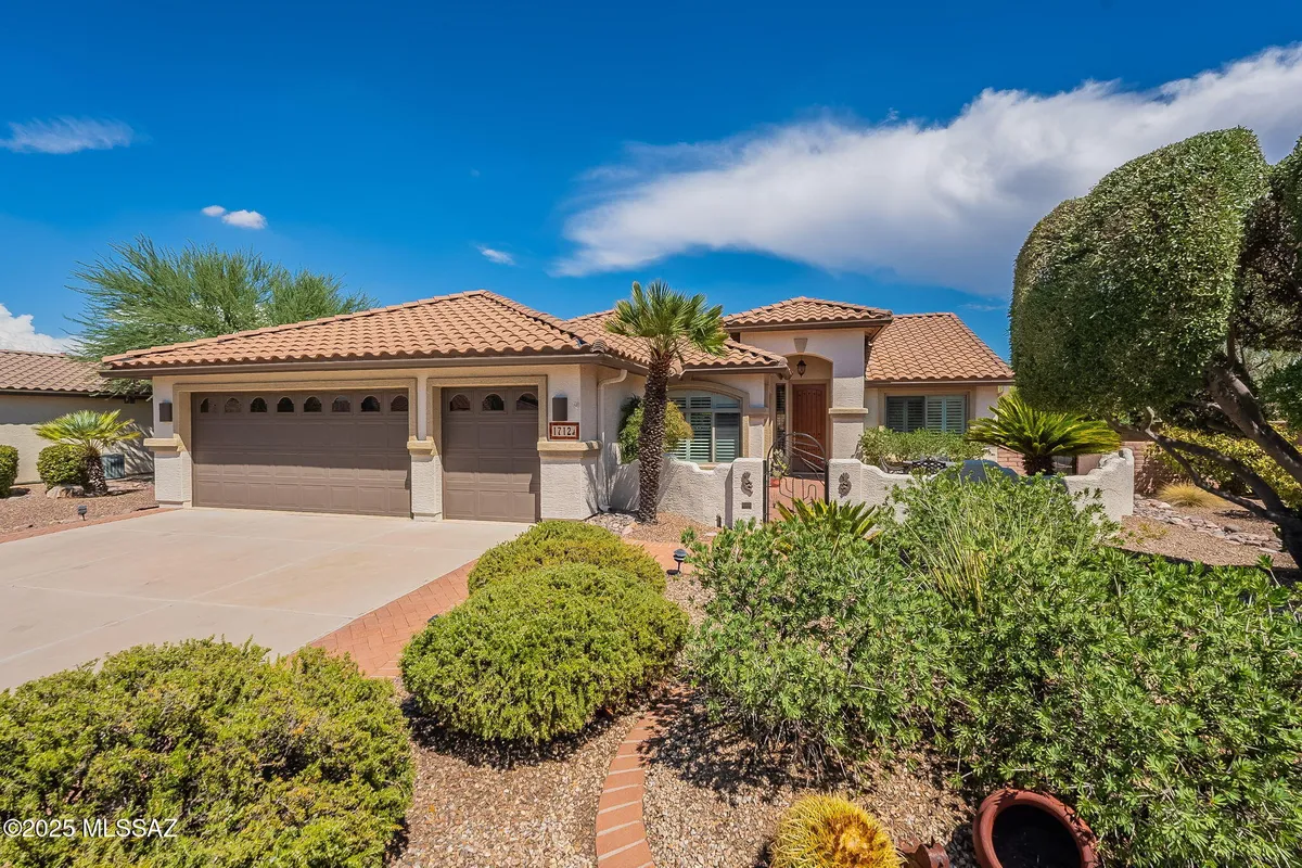 Property Slideshow image 1 of 39 | 1712 n laguna oaks dr, Green Valley, AZ, 85614