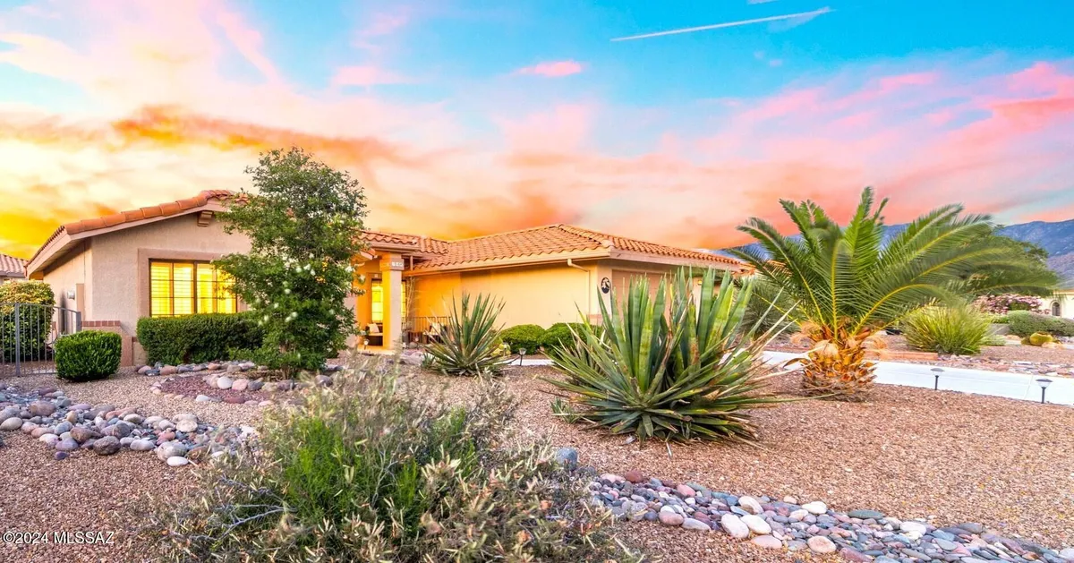 Property Slideshow image 1 of 43 | 1013 e boulder pass, Oro Valley, AZ, 85755