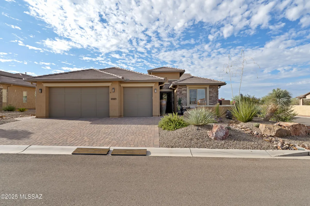Property Slideshow image 1 of 50 | 61597 e marble dr, Oracle, AZ, 85623