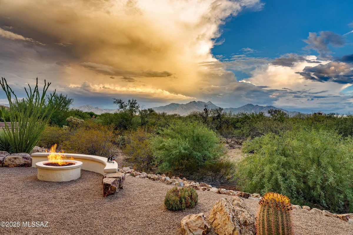 Property Slideshow image 1 of 50 | 2198 e madera plateau dr, Green Valley, AZ, 85614
