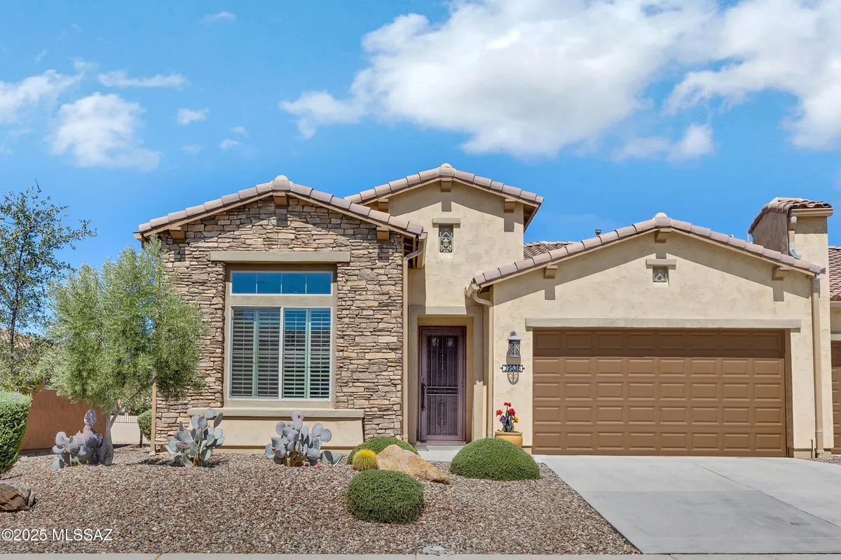 Property Slideshow image 1 of 49 | 39536 s summerwood dr, Tucson, AZ, 85739