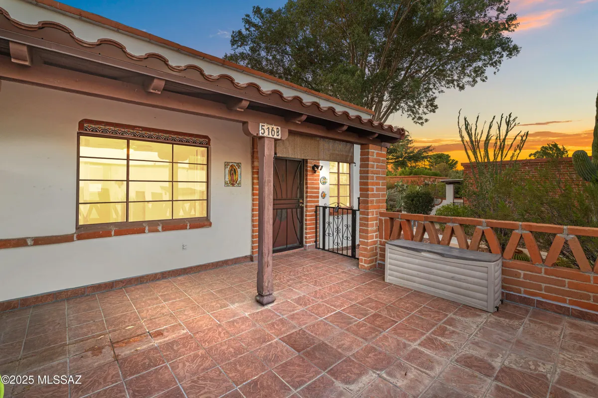 Property Slideshow image 1 of 31 | 516 s paseo lobo unit b, Green Valley, AZ, 85614