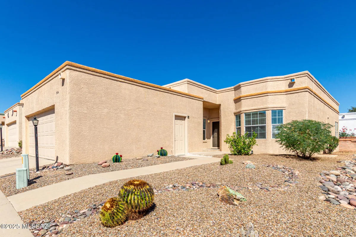 Property Slideshow image 1 of 22 | 554 w parkwood ct, Green Valley, AZ, 85614