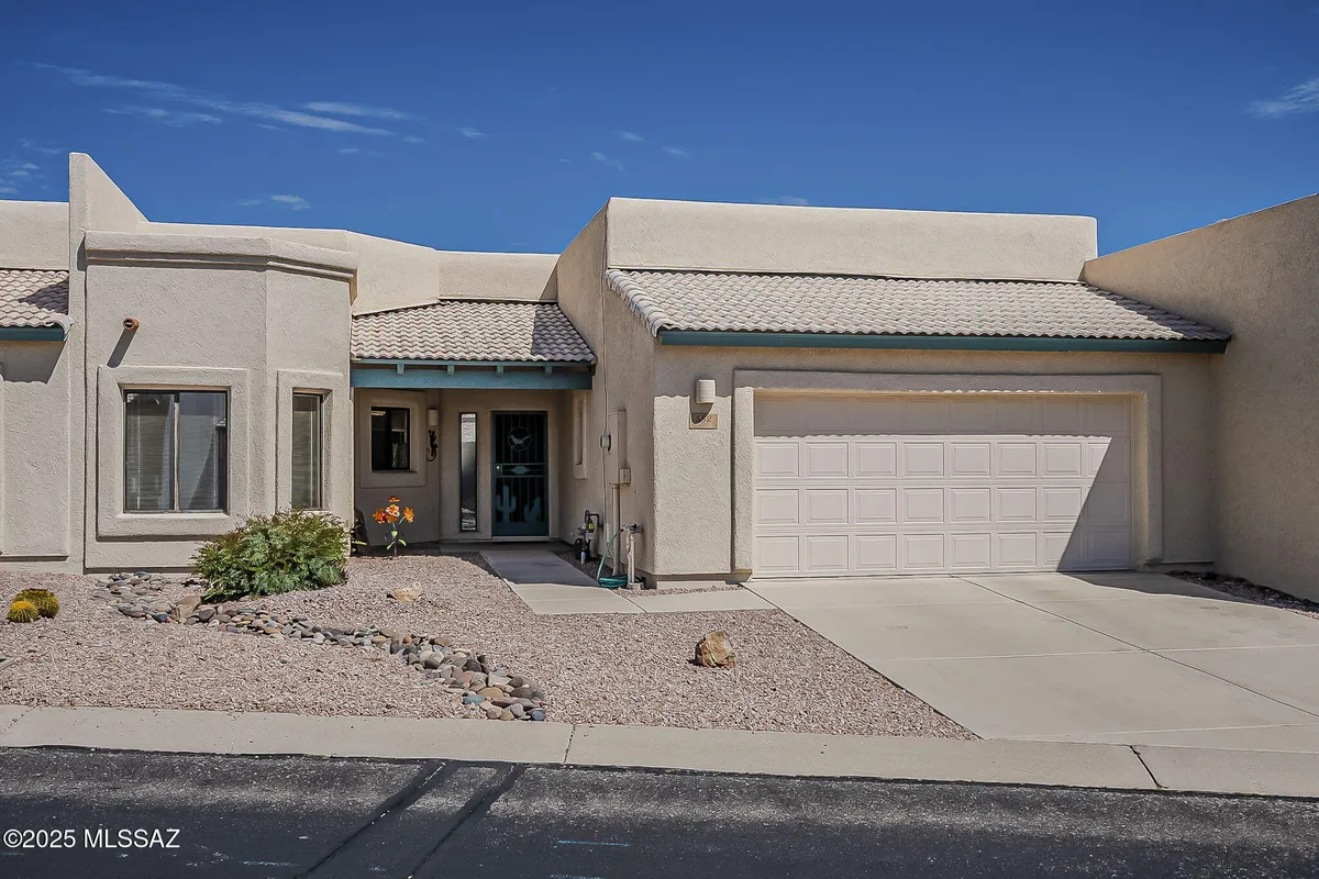 Property Slideshow image 1 of 27 | 582 w camino del bondadoso, Green Valley, AZ, 85614