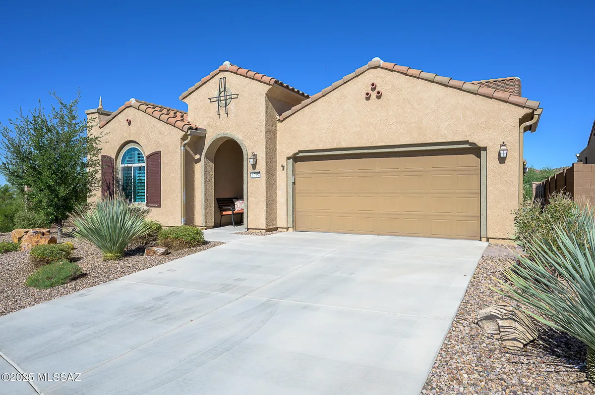 Property Slideshow image 1 of 40 | 6798 w cape royal trl, Marana, AZ, 85658