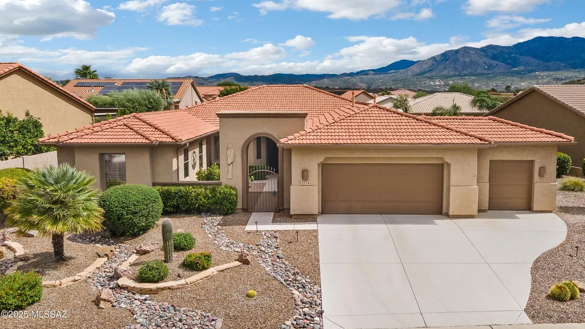 Property Slideshow image 1 of 37 | 37741 s hill side dr, Saddlebrooke, AZ, 85739