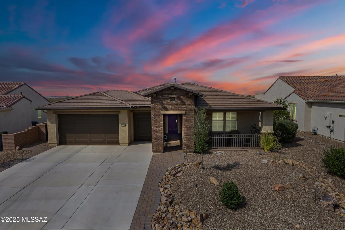Property Slideshow image 1 of 52 | 2499 e rolling meadow ln, Green Valley, AZ, 85614