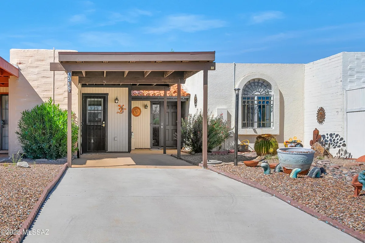 Property Slideshow image 1 of 26 | 443 n calle del chancero, Green Valley, AZ, 85614