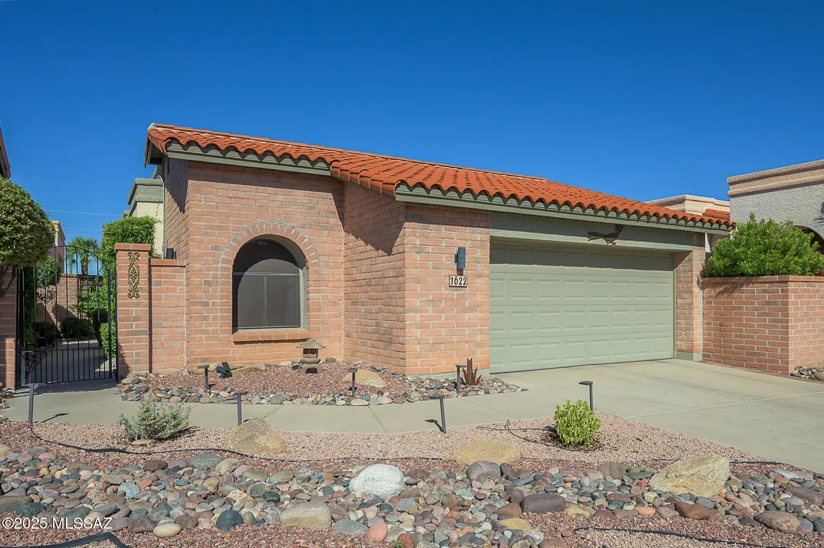 Property Slideshow image 1 of 36 | 1622 w vuelta salvatierra, Green Valley, AZ, 85622